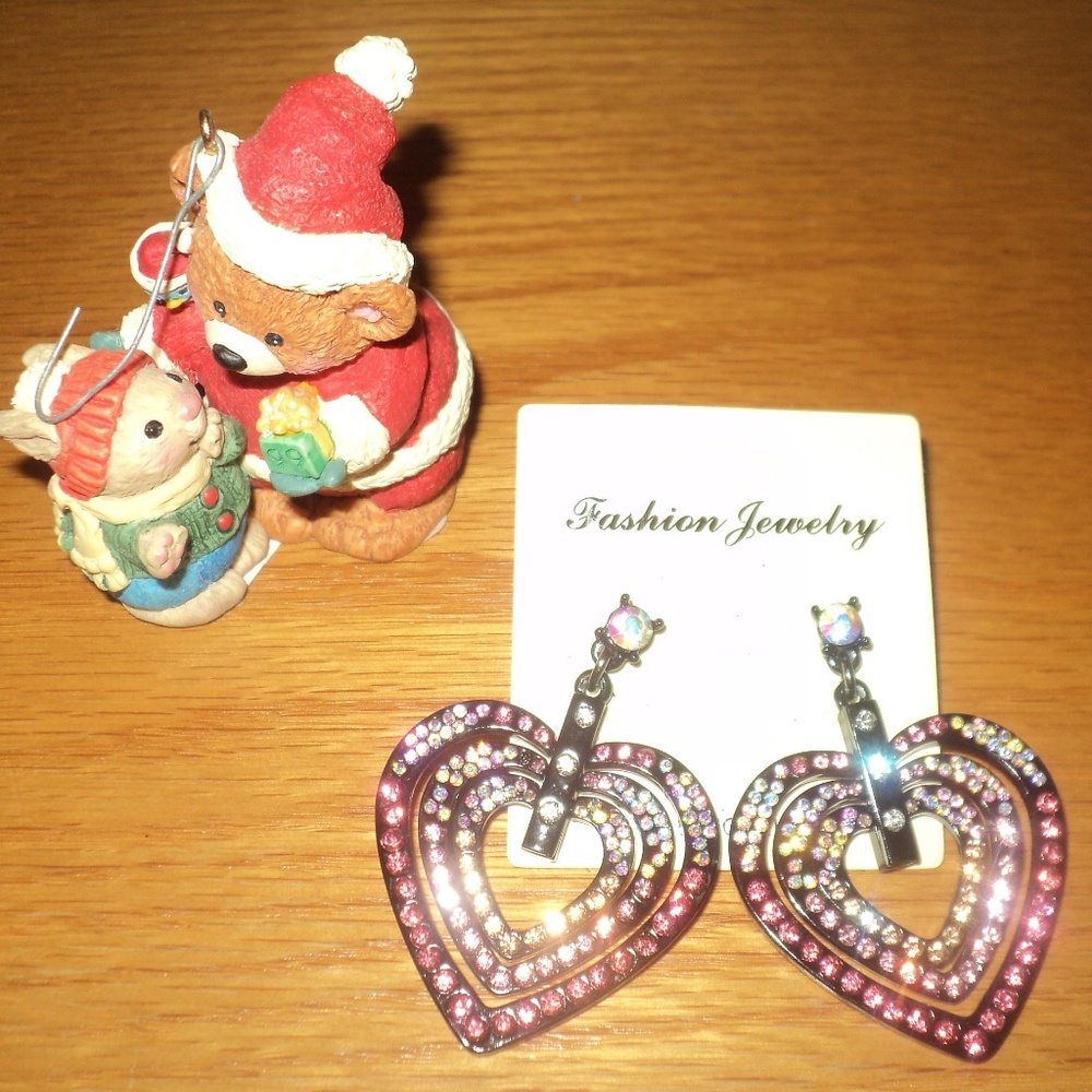 New With Tags Heart/Rhinestone Dangle Earrings